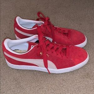 Red Women’s Pumas